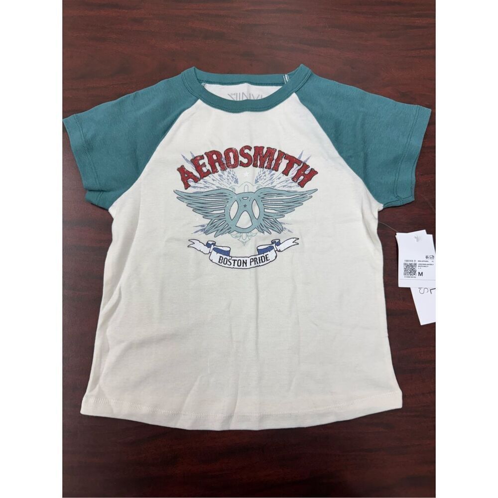 NWT Aerosmith Cream Colored Raglan Baby Tee Size Medium